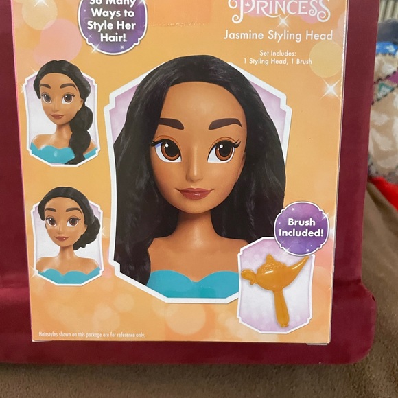 Disney Princess  Jasmine Styling Head - Picture 2 of 2